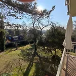 Charming With A Tranquil Balcony Garden View Apartamento *
