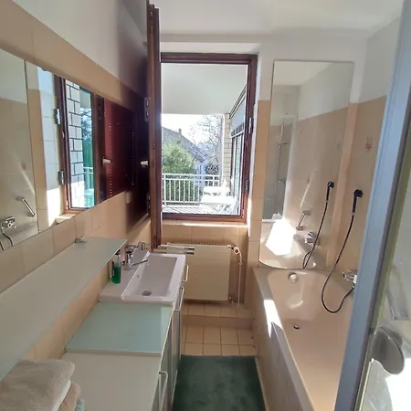 Charming With A Tranquil Balcony Garden View * 威斯巴登