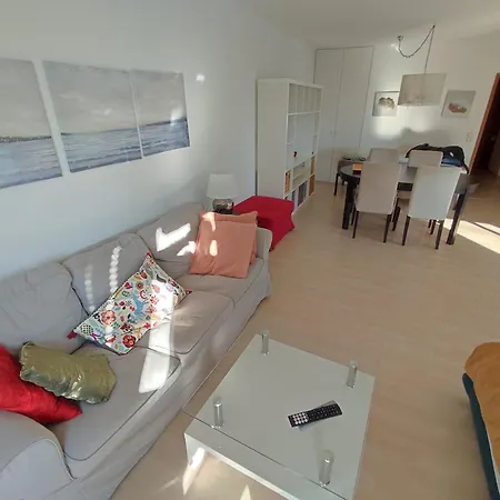 Apartment Charming With A Tranquil Balcony Garden View *