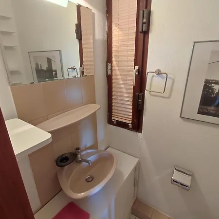 Charming With A Tranquil Balcony Garden View 威斯巴登