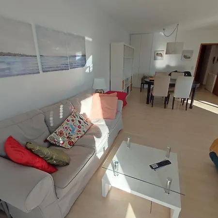 Charming With A Tranquil Balcony Garden View Apartamento
