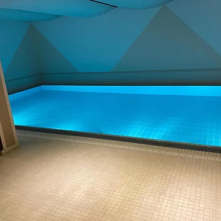 Charming With A Tranquil Balcony Garden View 公寓 *