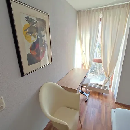 Charming With A Tranquil Balcony Garden View * Wiesbaden