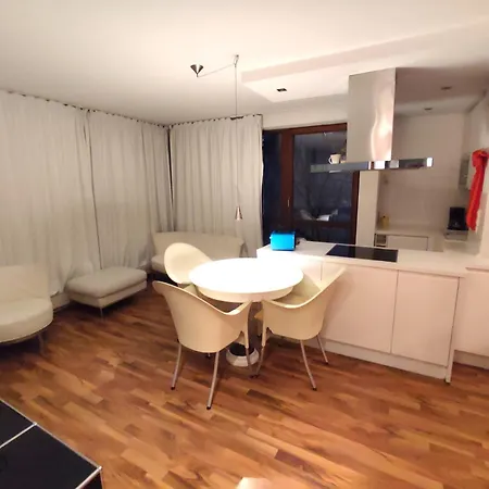 Charming With A Tranquil Balcony Garden View Apartment *