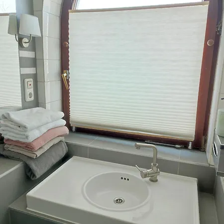 公寓 Charming With A Tranquil Balcony Garden View *