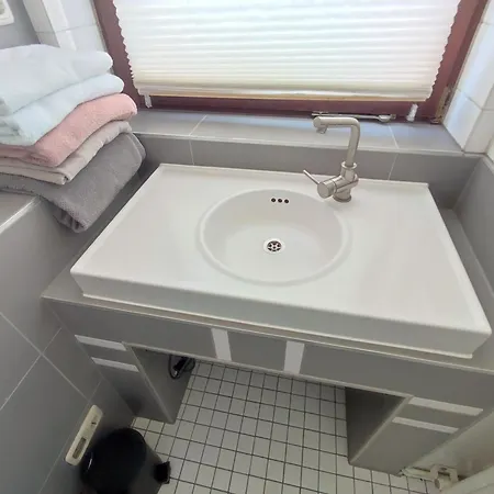 公寓 Charming With A Tranquil Balcony Garden View