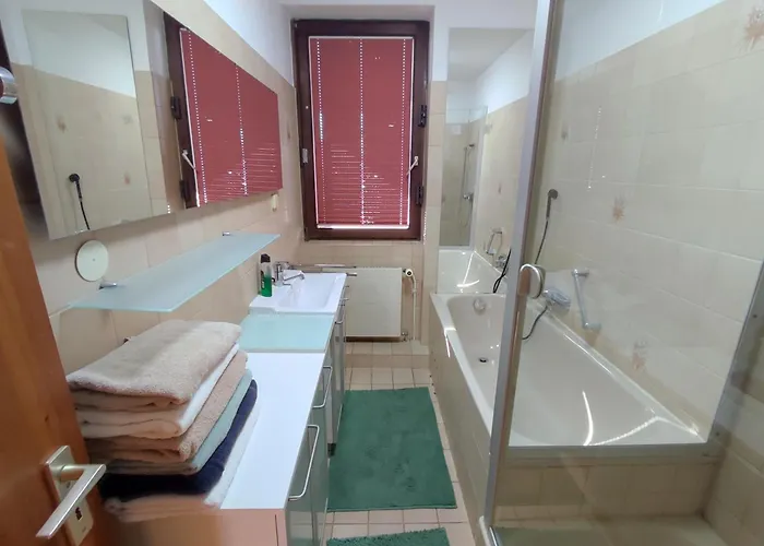 Charming With A Tranquil Balcony Garden View Апартаменты *