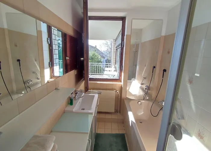 Charming With A Tranquil Balcony Garden View * Висбаден