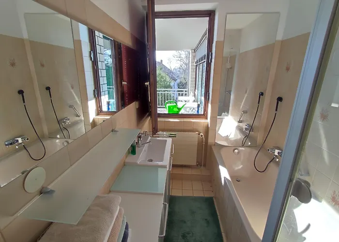 Апартаменты Charming With A Tranquil Balcony Garden View