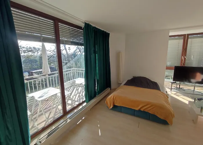 Апартаменты Charming With A Tranquil Balcony Garden View Висбаден