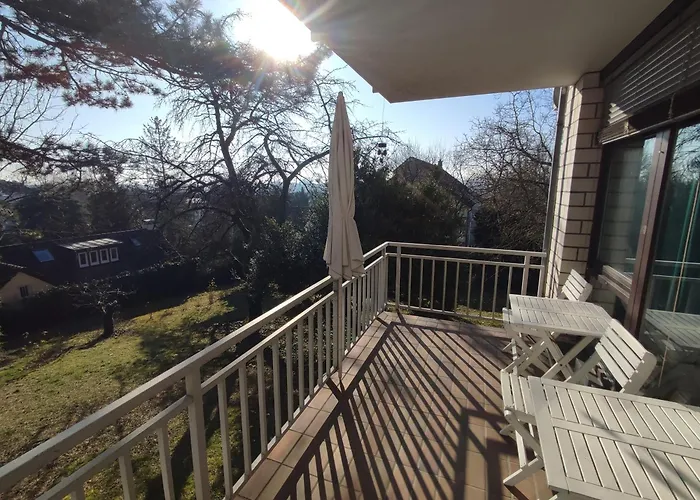 Апартаменты Charming With A Tranquil Balcony Garden View Висбаден