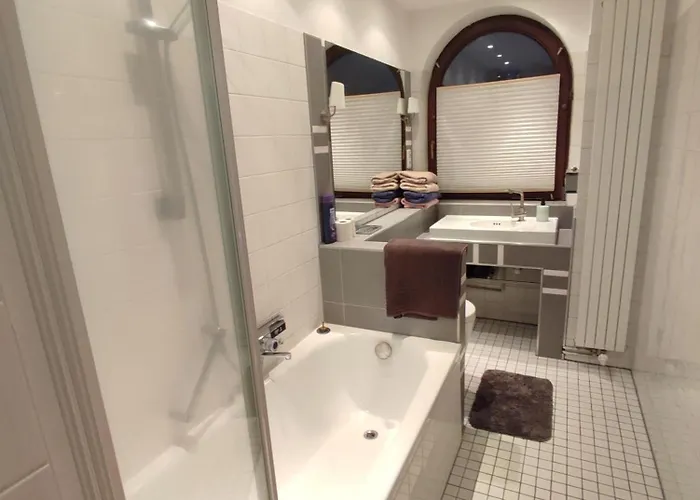 Charming With A Tranquil Balcony Garden View * Висбаден