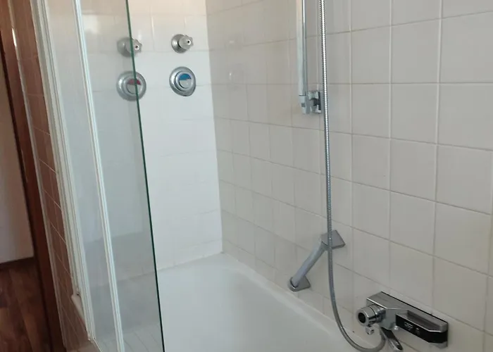 Charming With A Tranquil Balcony Garden View Апартаменты