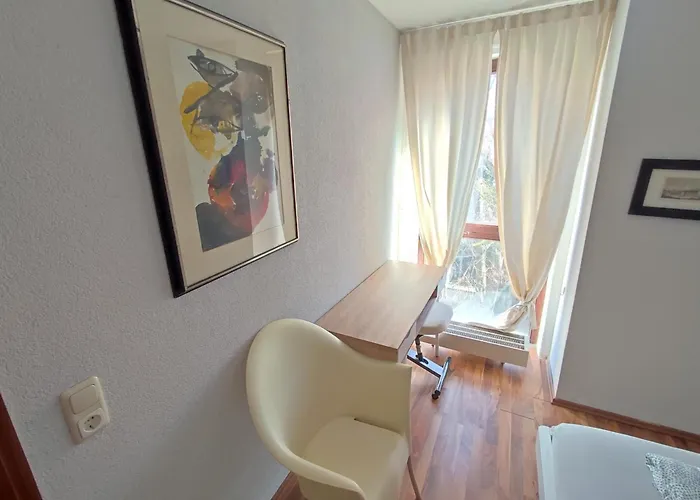 Charming With A Tranquil Balcony Garden View * Висбаден