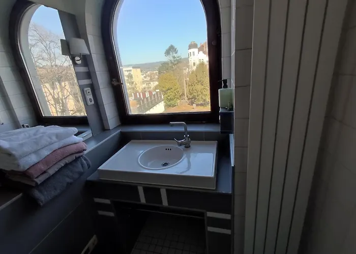 Charming With A Tranquil Balcony Garden View Апартаменты