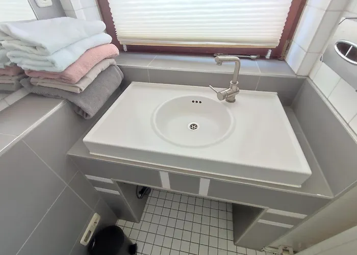 Апартаменты Charming With A Tranquil Balcony Garden View